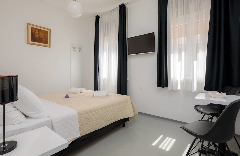Peristil Luxury Rooms 21/67