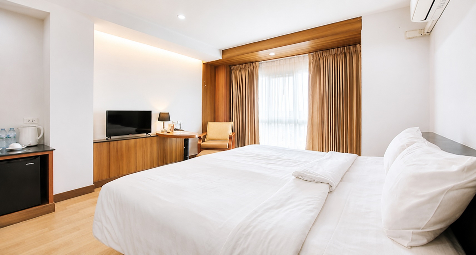 Deluxe, Double or Twin Bed