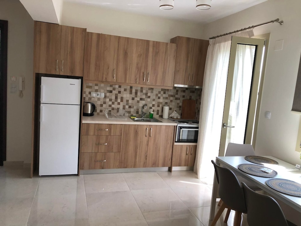 Bounatsa Studios & Apartments 3/43
