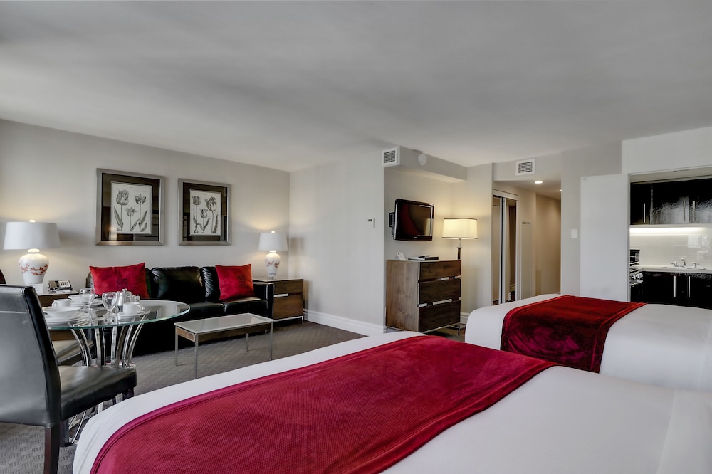 JUNIOR SUITE, 2 QUEEN BEDS, SOFA