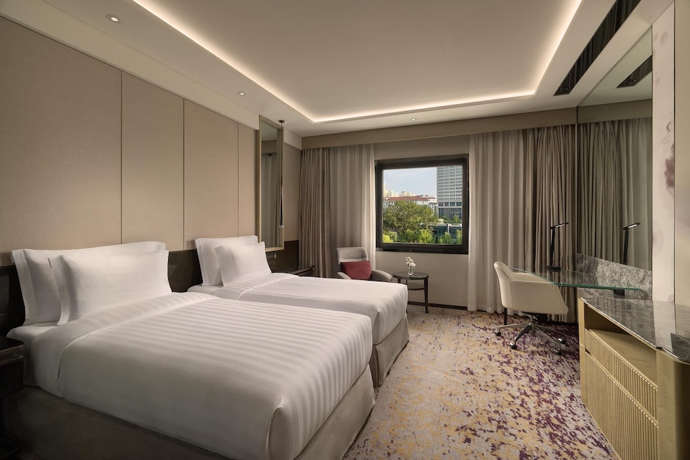 Executive, Twin Beds, City View