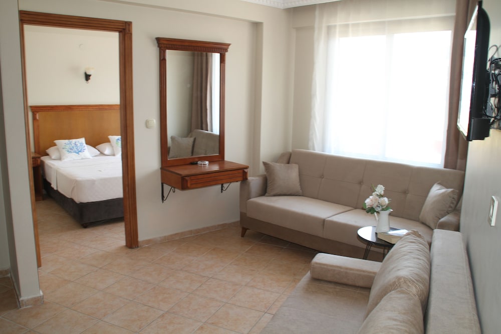 Rosy Suites Hotel 18/50