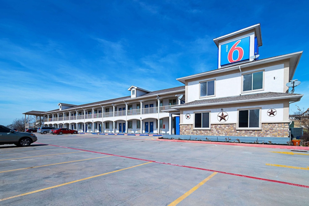 Motel6 Rhome, TX 34/43
