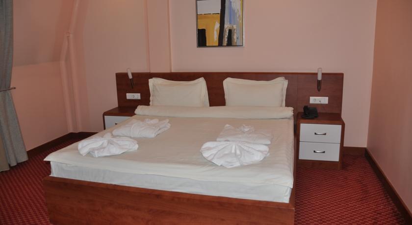 Room at Royal Hotel and Spa, PRISTINA