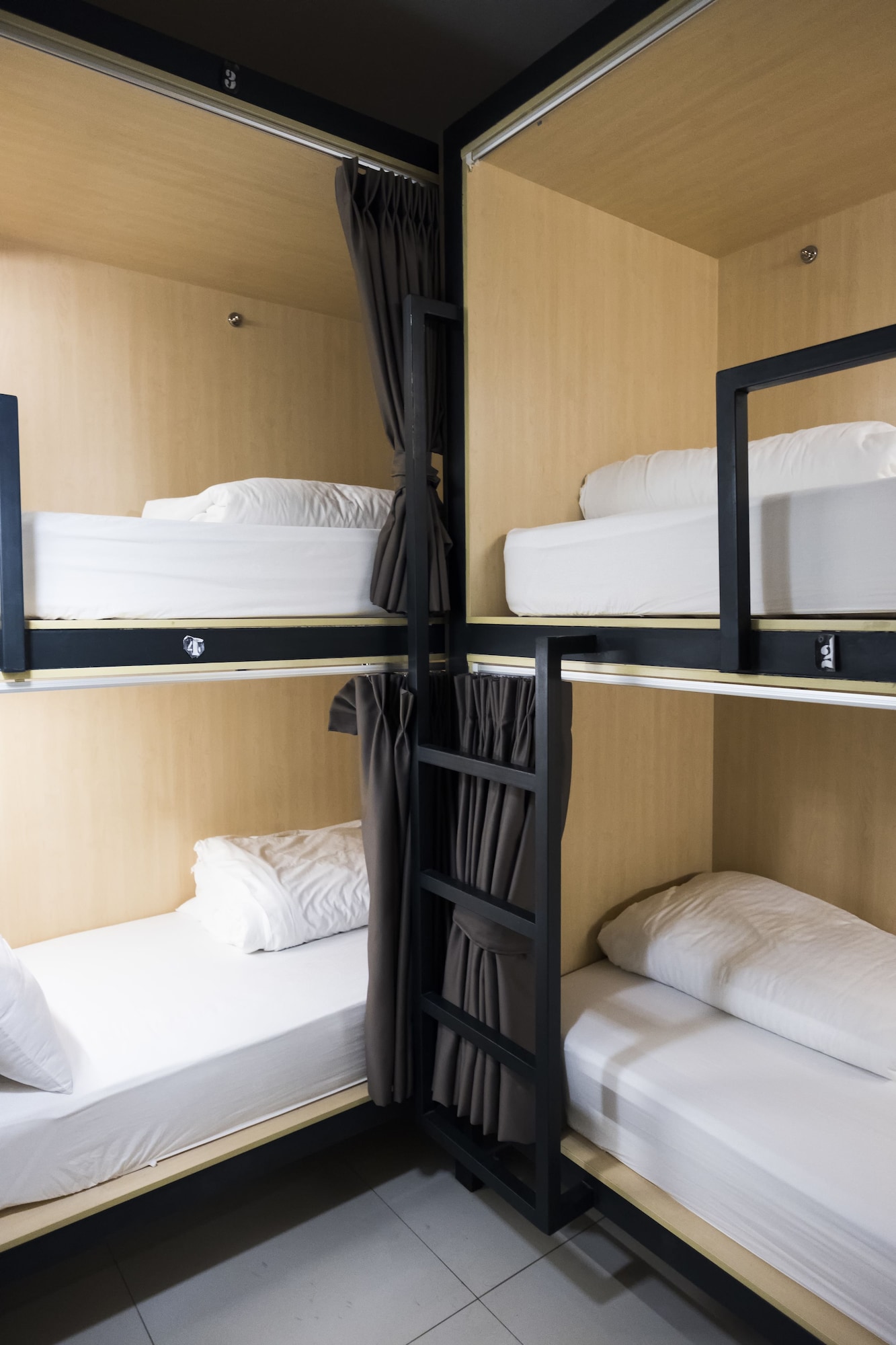 MIXED DORM, DELUXE, 4 BEDS