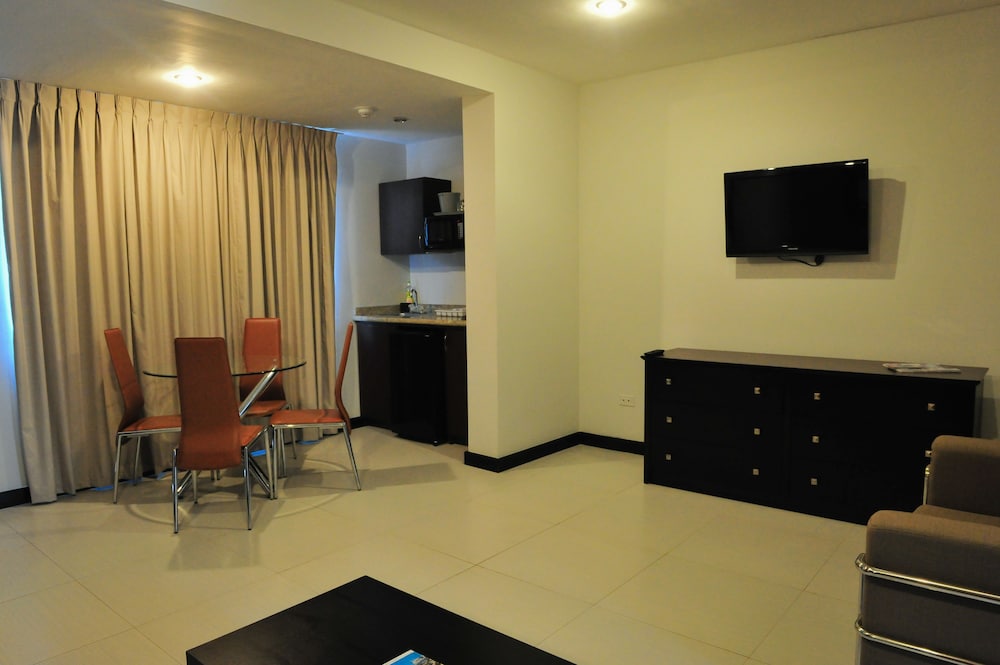 Voco Surfside Aruba by IHG 70/90
