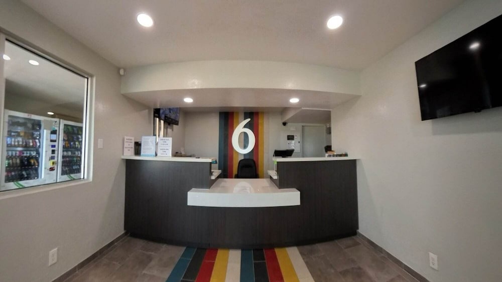 Motel6 Conroe, TX 12/63