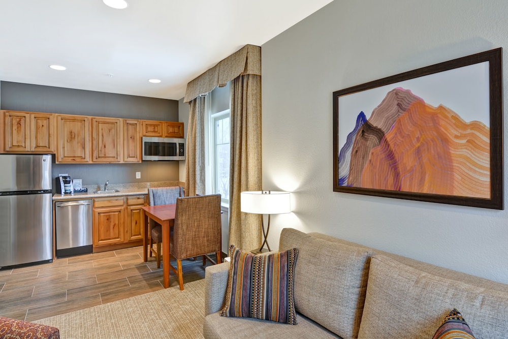 Homewood Suites by Hilton Jackson 36/41