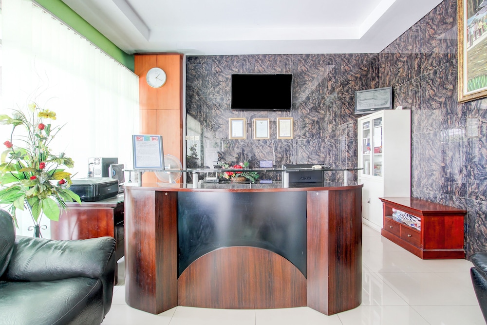 Hotel O Jalan Slamet Riyadi Near Bandara Adi Soemarmo Formerly Amanah Sejahtera 9/32