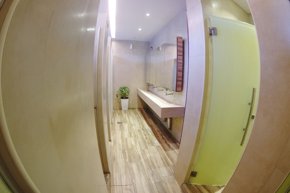 HereHotel.com 36/38