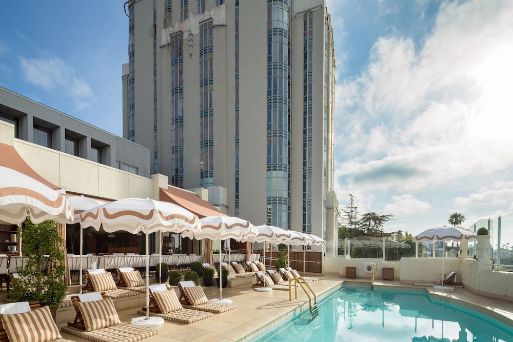 Sunset Tower Hotel 63/64