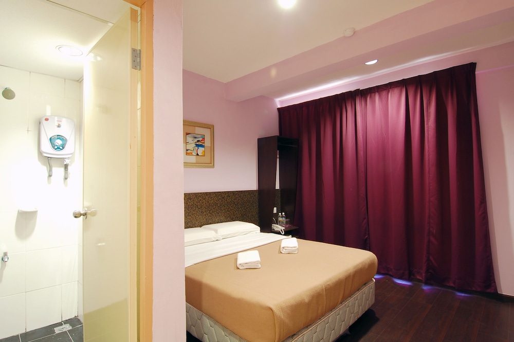 Aristo Hotel At Putatan 38/56