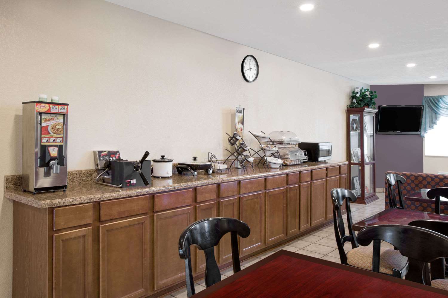 Microtel Inn & Suites by Wyndham Meridian 16/23