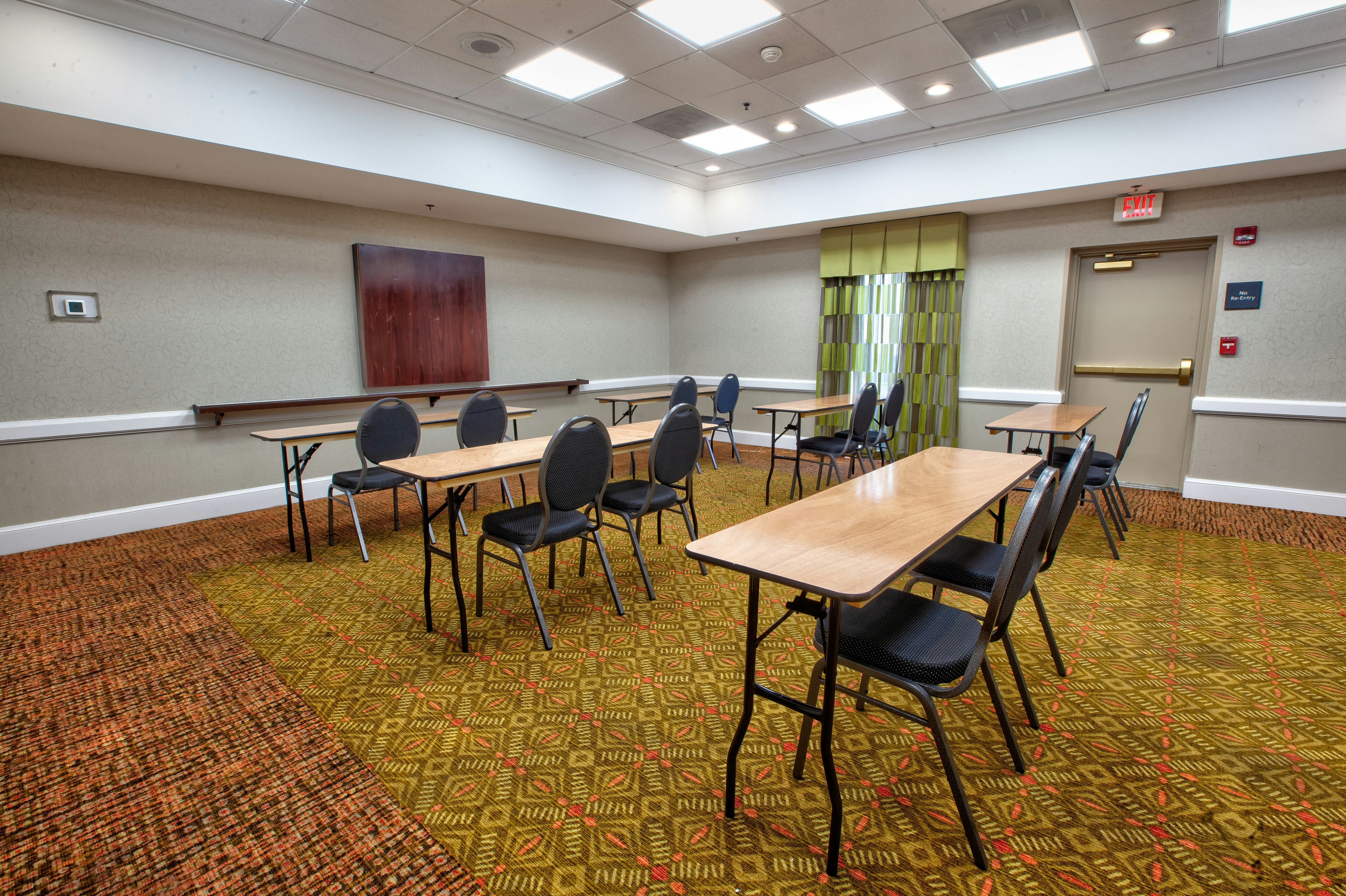 Hampton Inn College Park 30/34