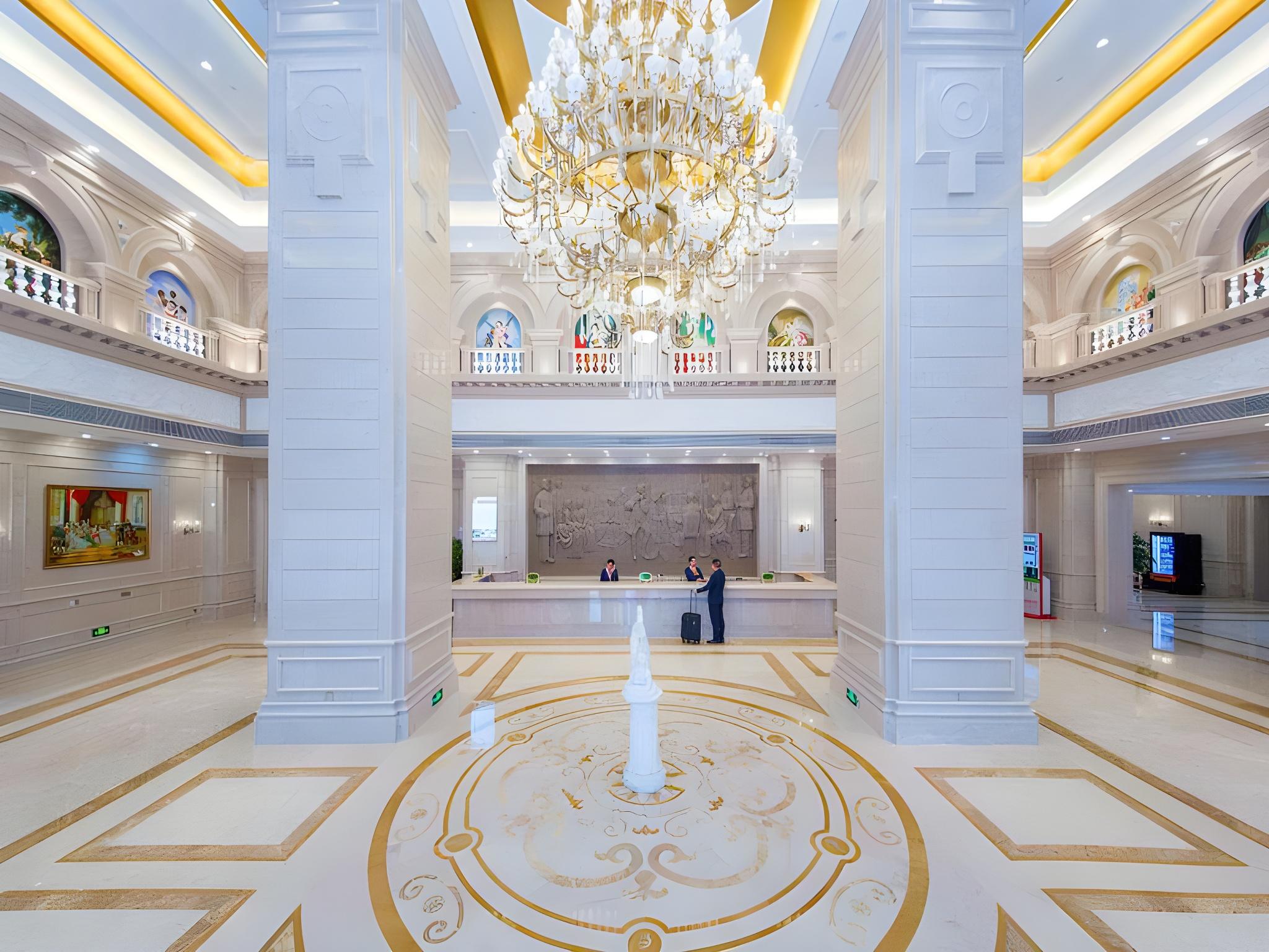 Vienna International Hotel (Huanggang Dongmen Road) 4/37