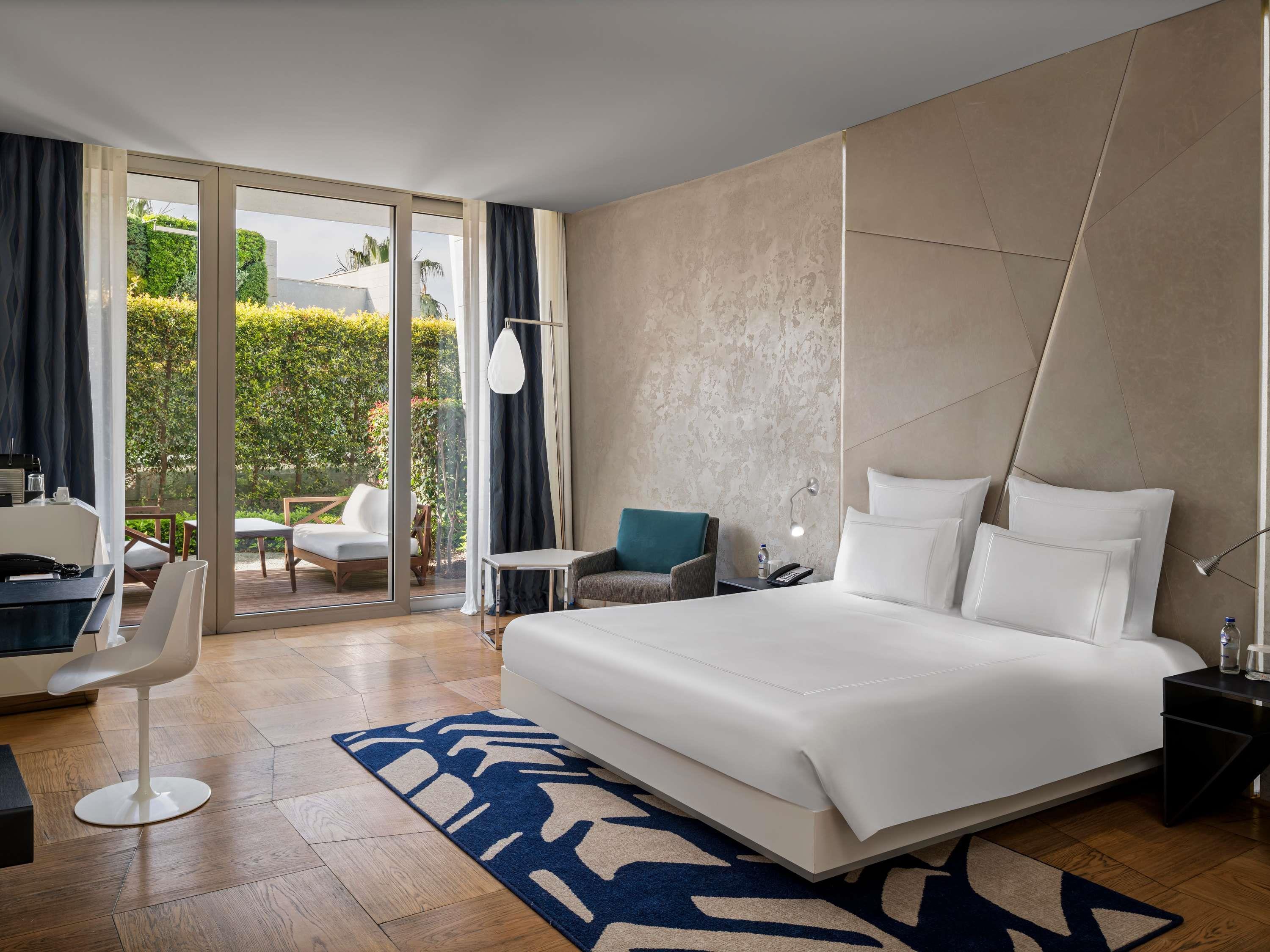 Swiss Advantage, King Bed, with View