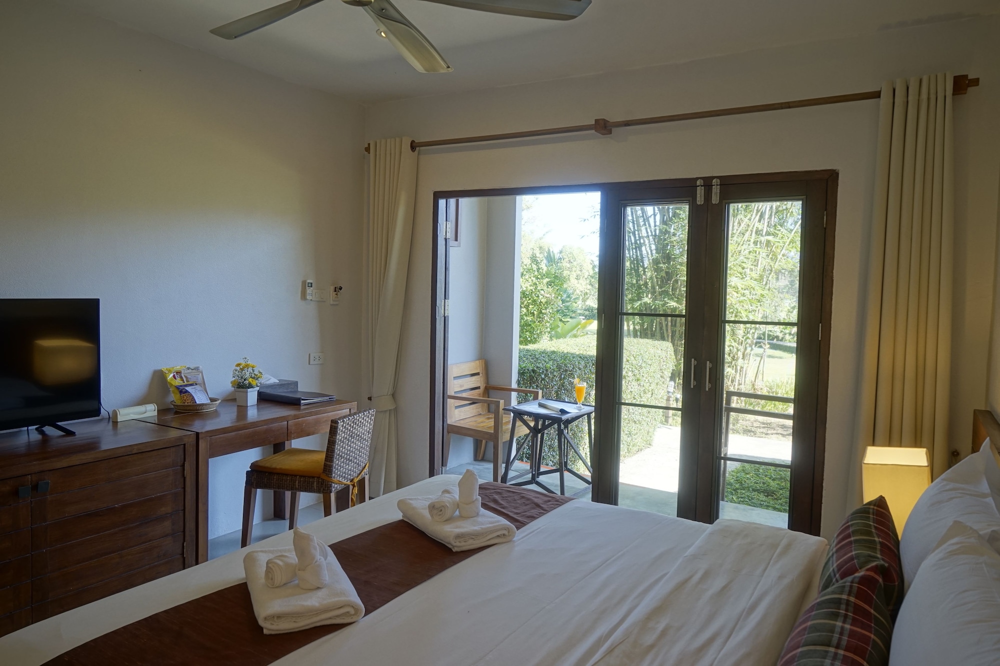 SUPERIOR, DOUBLE BED