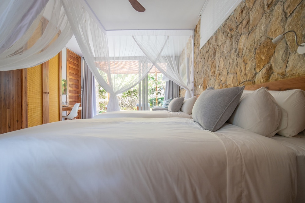 Bahia Mar Boutique Hotel 54/75