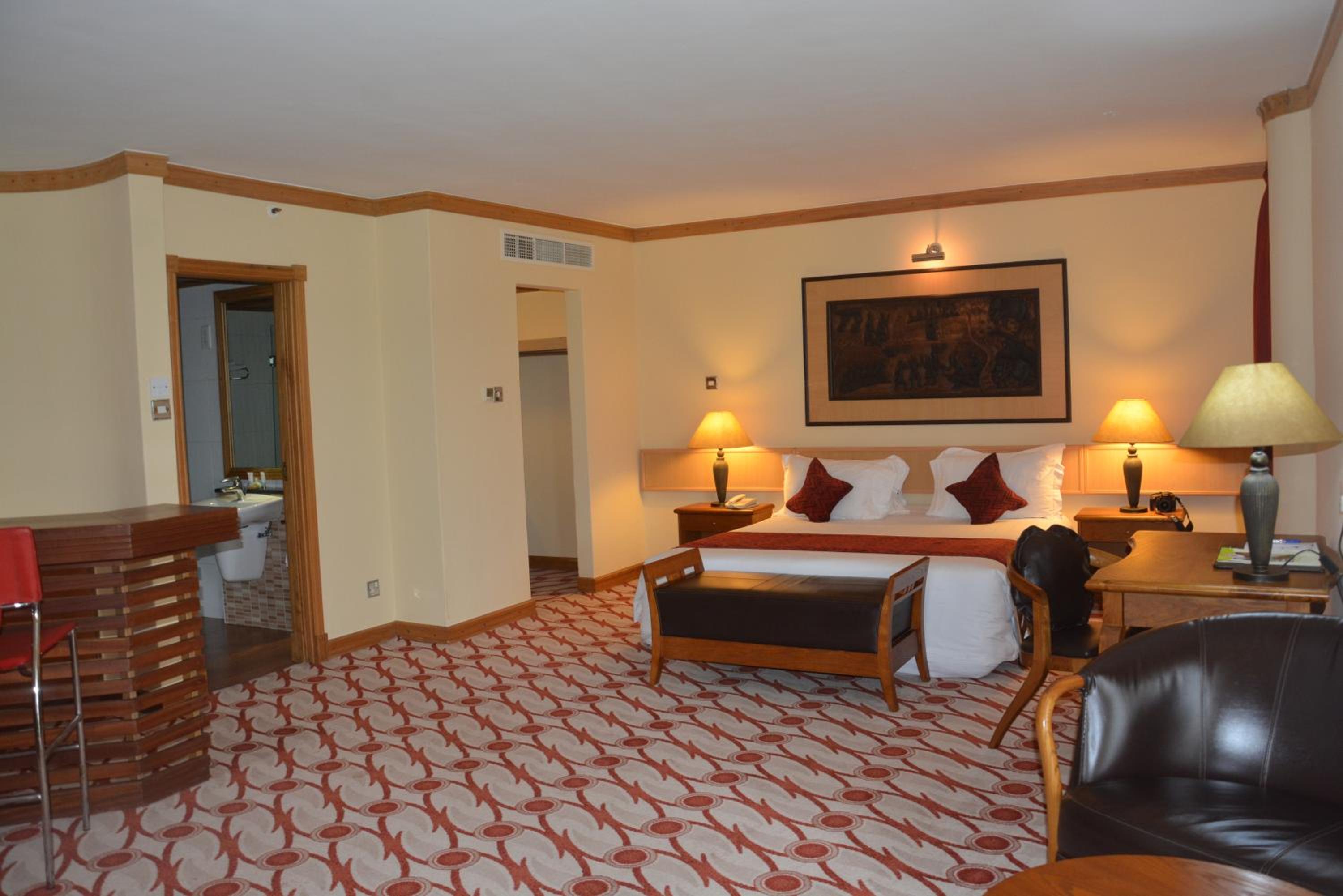 Executive, Suite