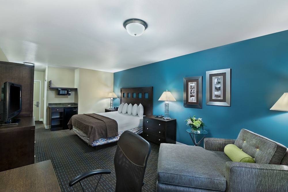 Oxford Suites Silverdale 34/59
