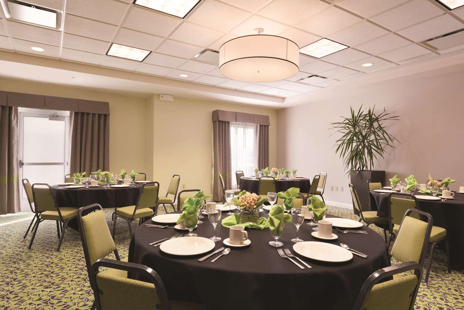 Hilton Garden Inn Akron Canton 14/18