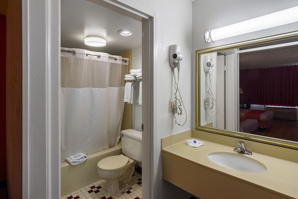 Motel6 Groton, CT 38/41