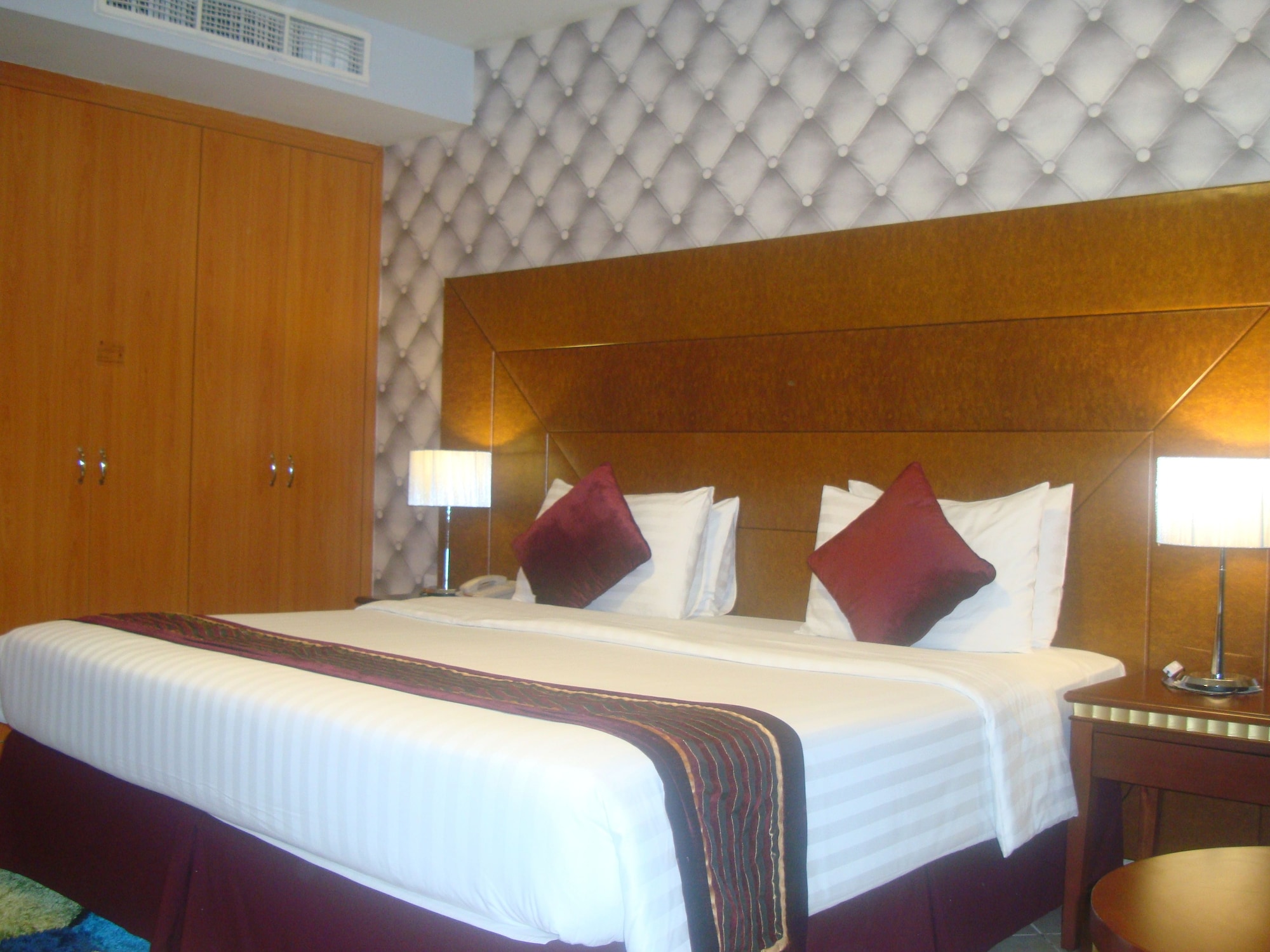 ONE BEDROOM APARTMENT