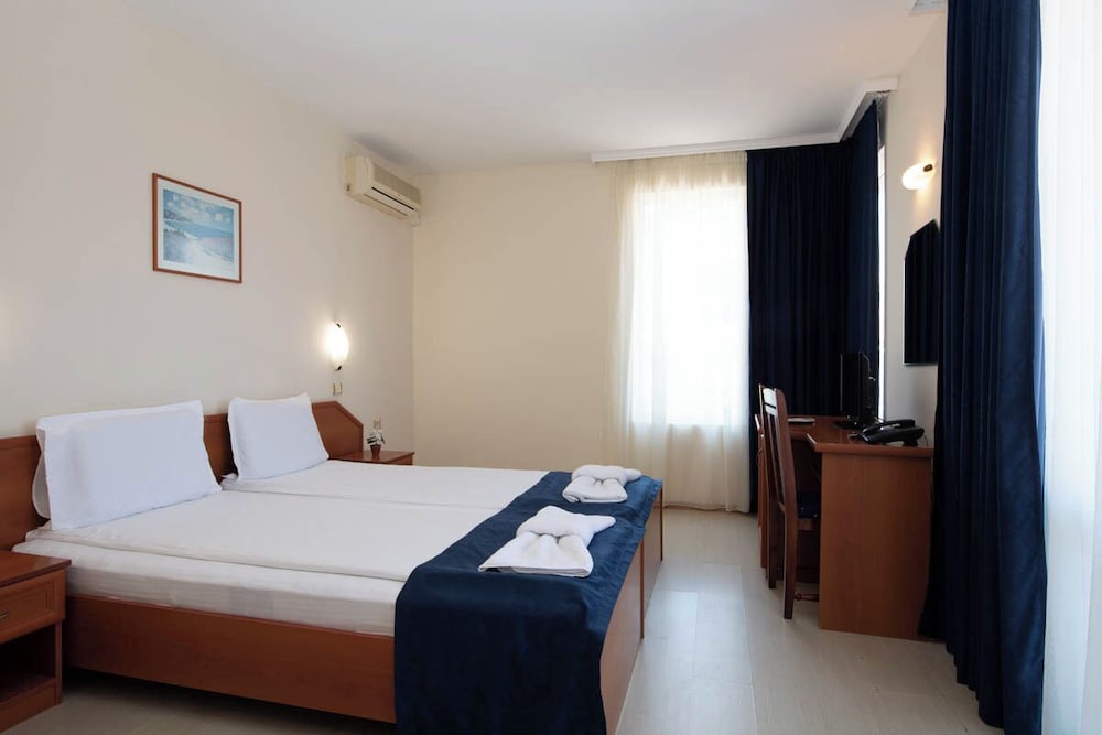 Amon Ra Family Hotel 6/35