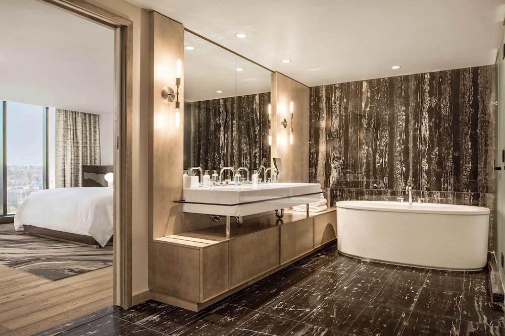 JW MARRIOTT PARQ VANCOUVER 6/52