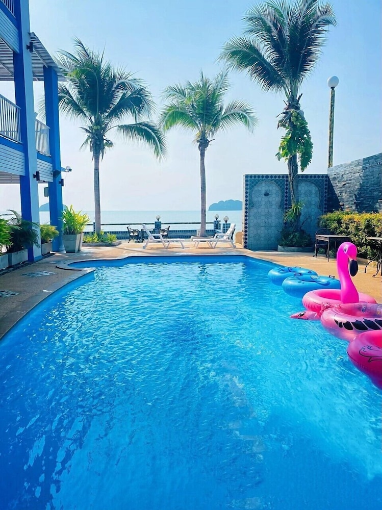 Pearl By The Sea Resort 58/62