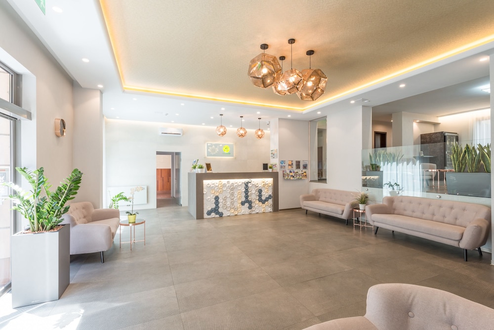 Maple Tree Apartments 6/46