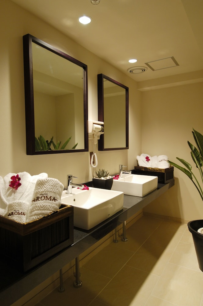 HOTEL AROMA - Adults Only 30/38