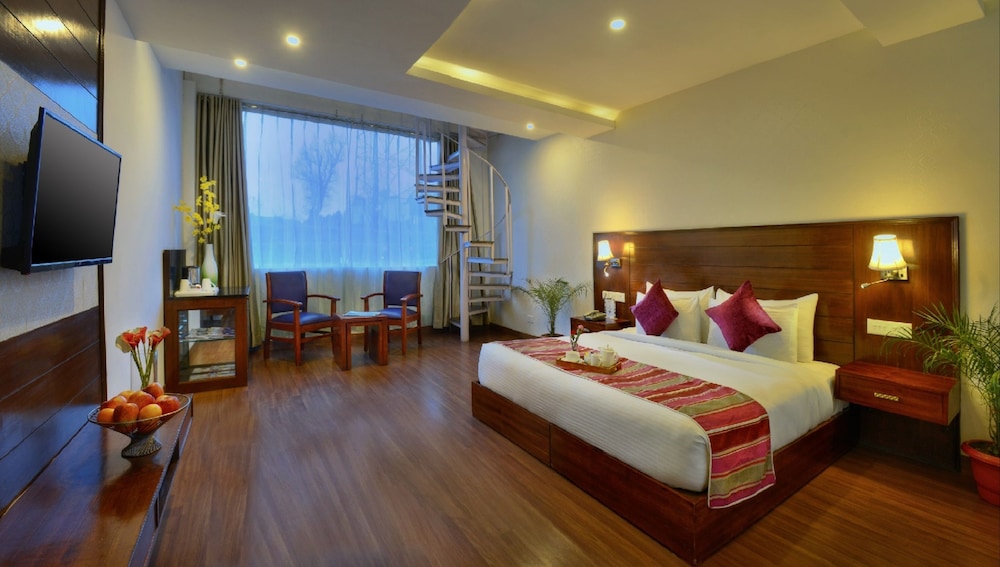 CHAIL VILLAS HOTEL 11/50