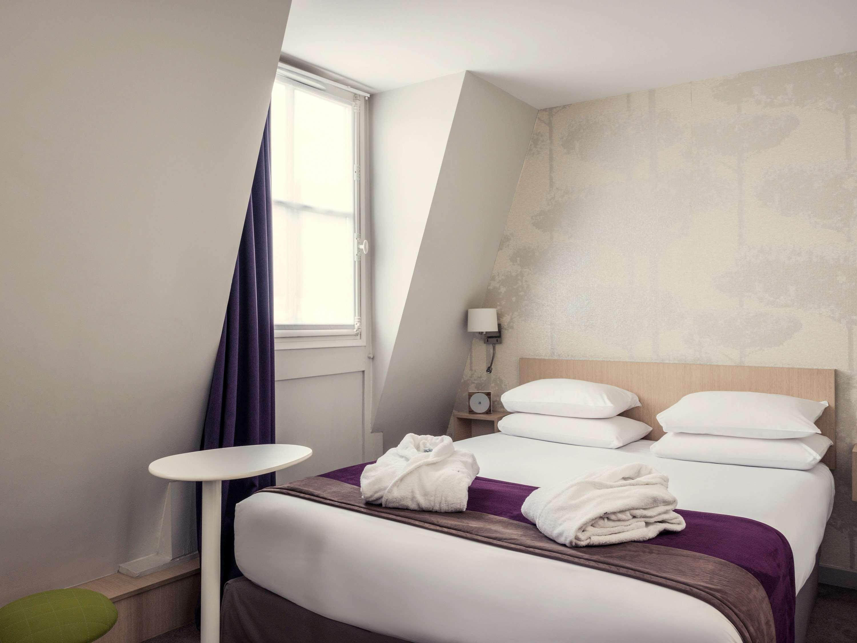PRIVILEGE, DOUBLE BED