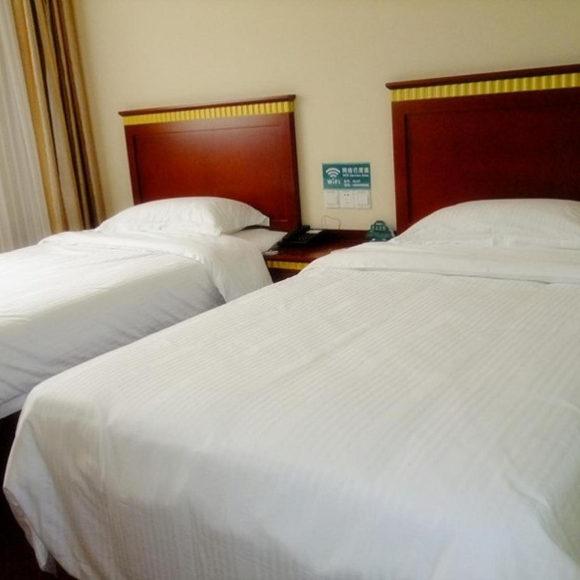 GREENTREE INN LIUAN HUOSHAN COUNTY YINGJIA AVENUE HOTEL 40/50