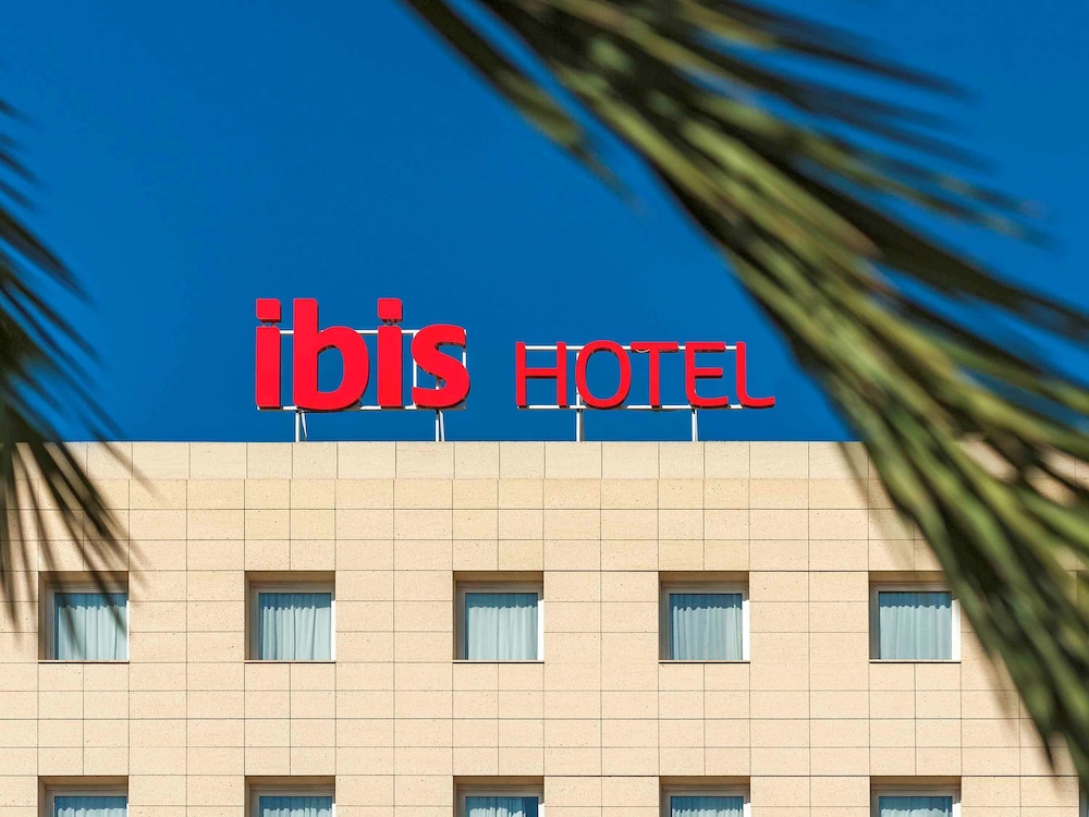 Ibis Elche 4/76