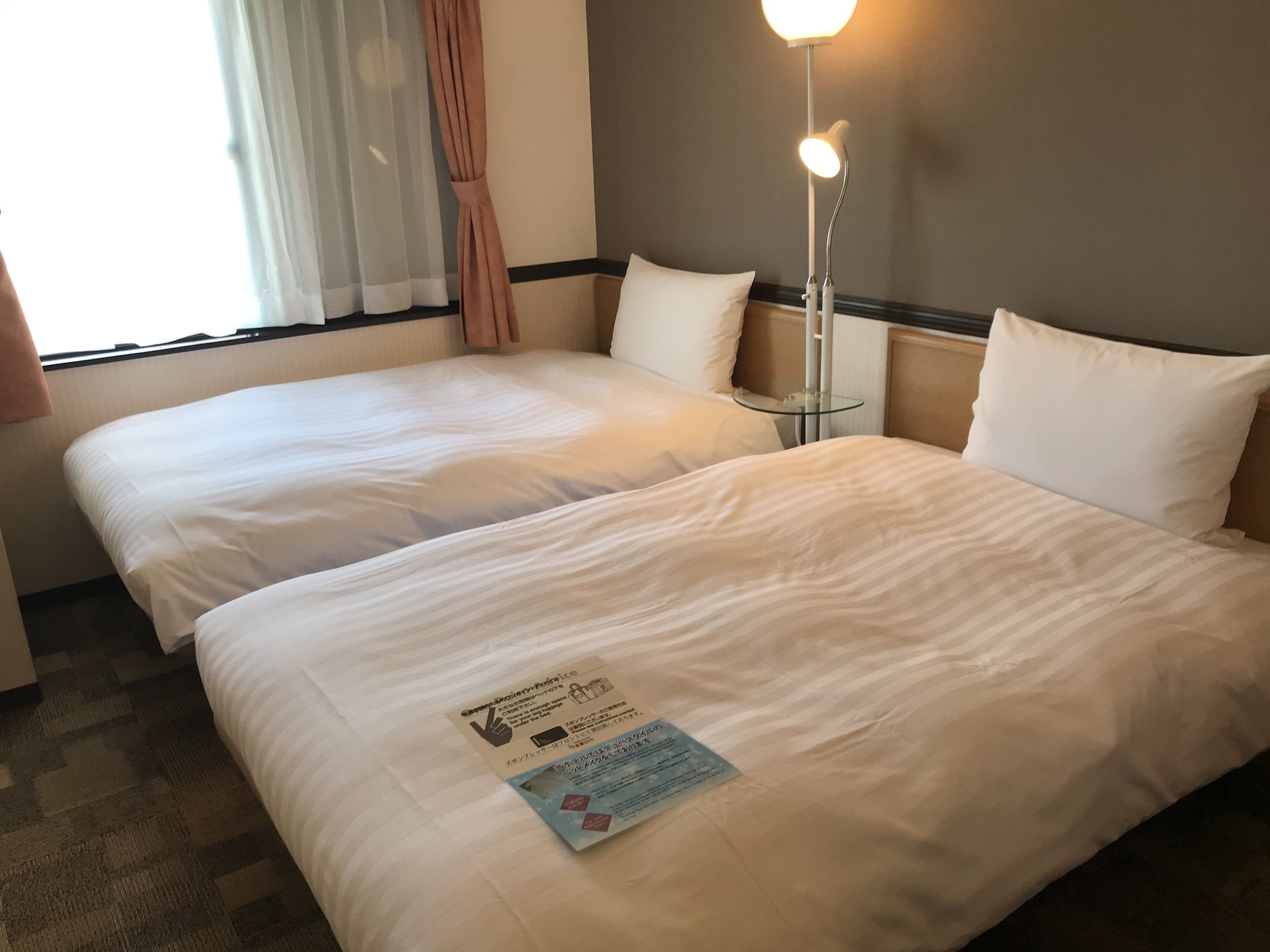 STANDARD, TWIN BEDS, SMOKING