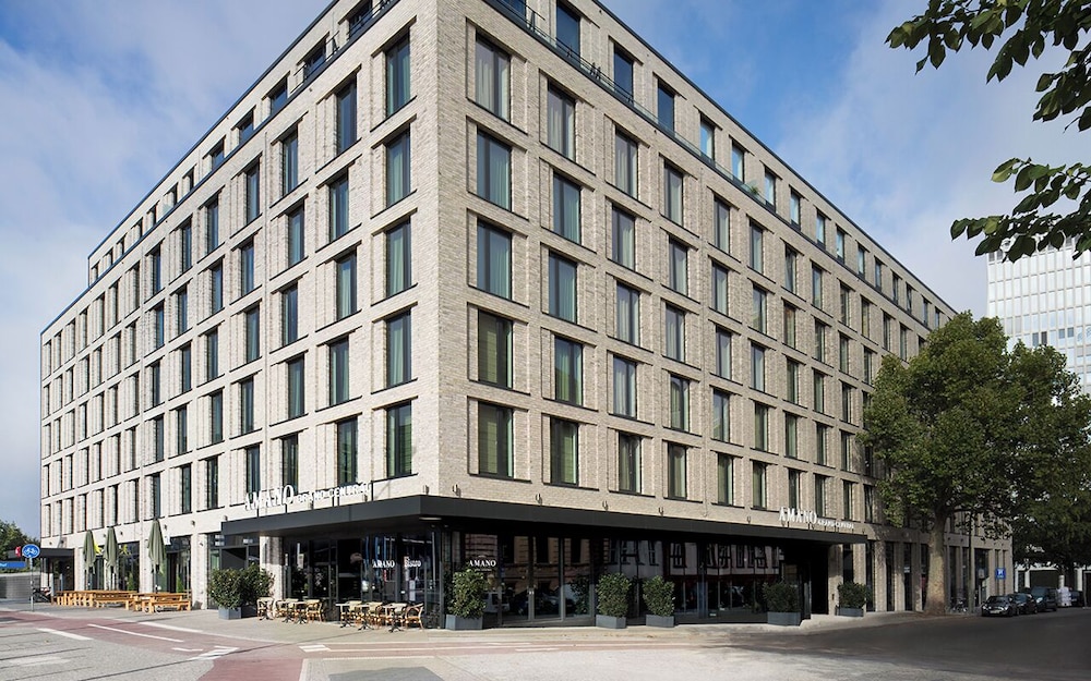 Hotel AMANO Grand Central 70/76