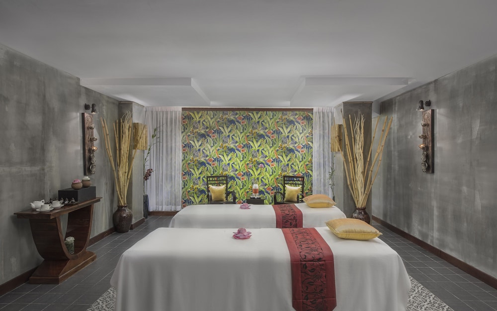 Palace Gate Hotel Residence 42/76