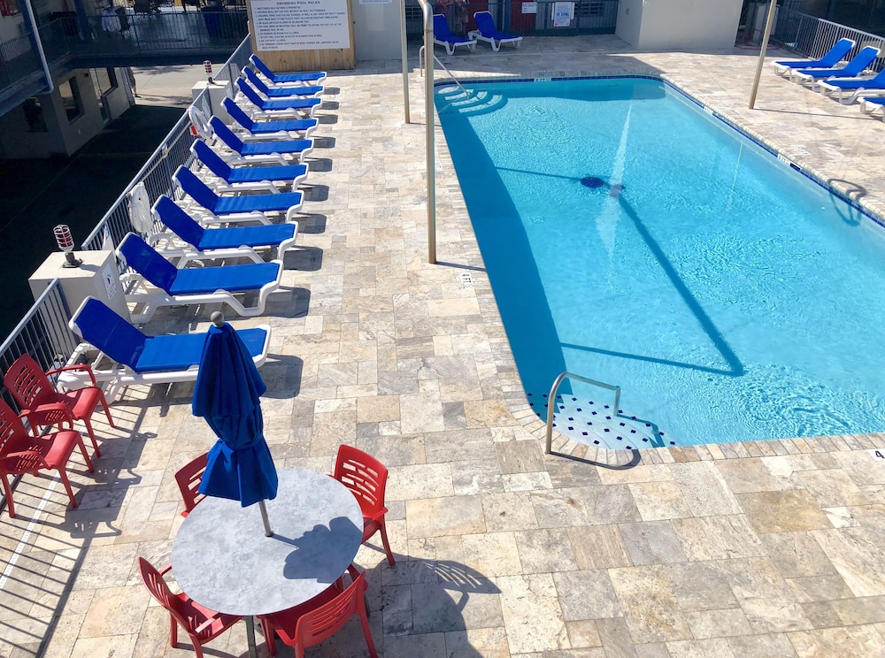 Sea And Breeze Hotel And Condo 33/49