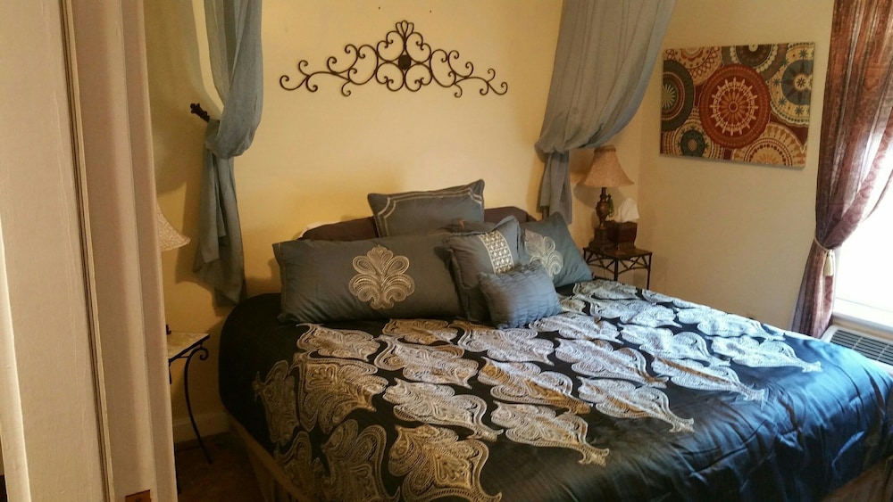 Woodstock Inn B&B 8/50
