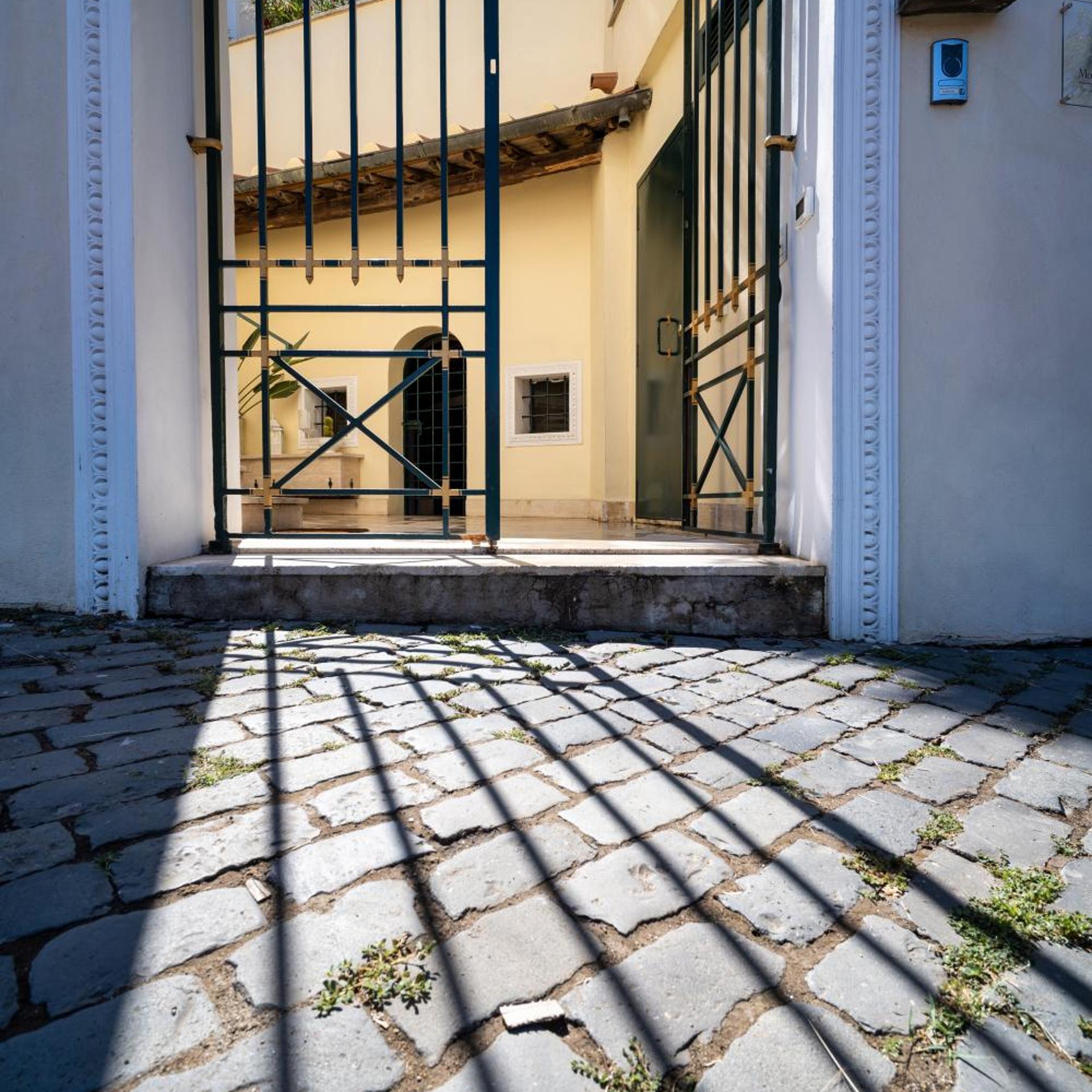 Monastero dei Santi 26/50