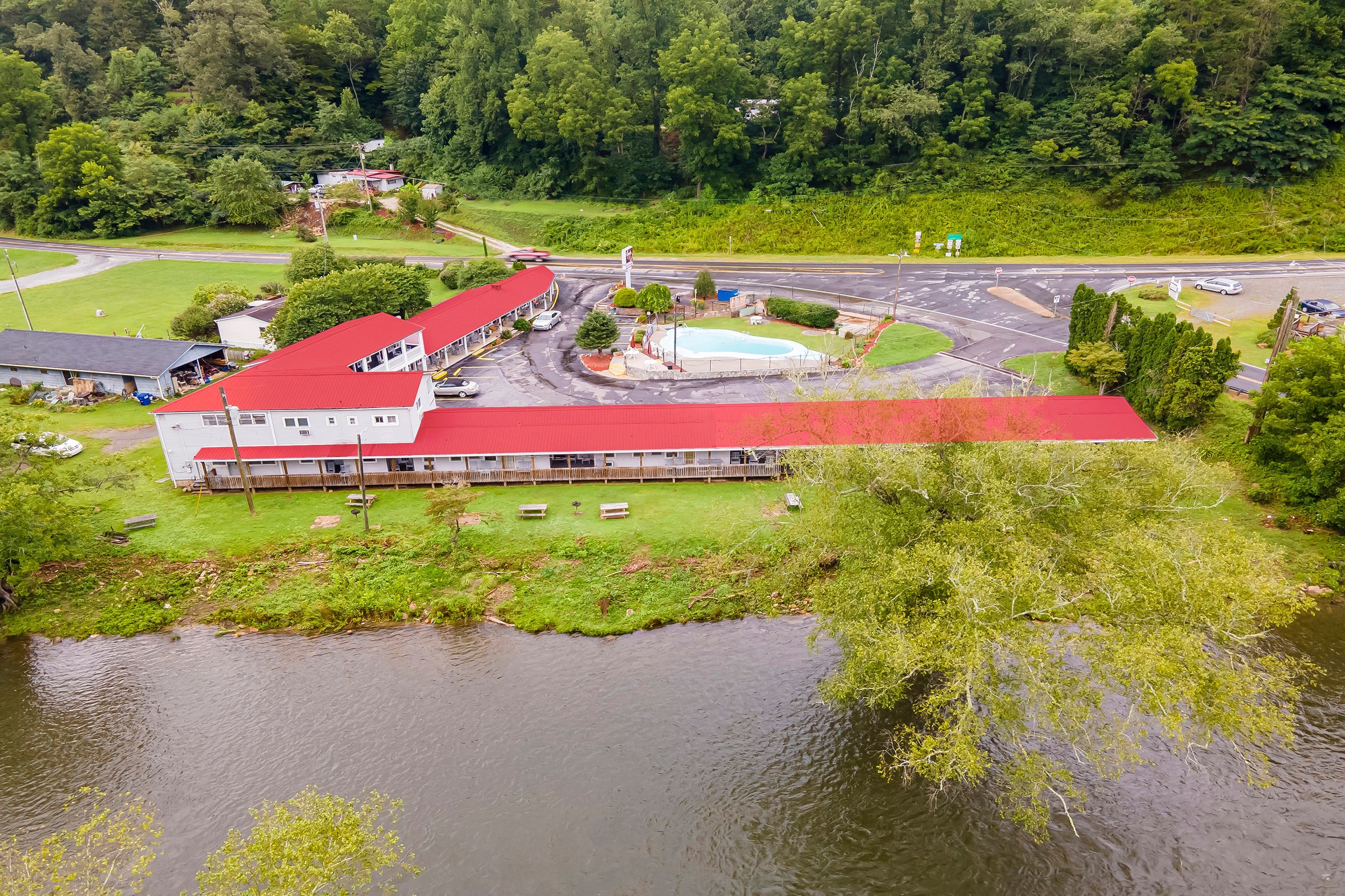 Lloyd's On The River Country Inn By OYO 17/27
