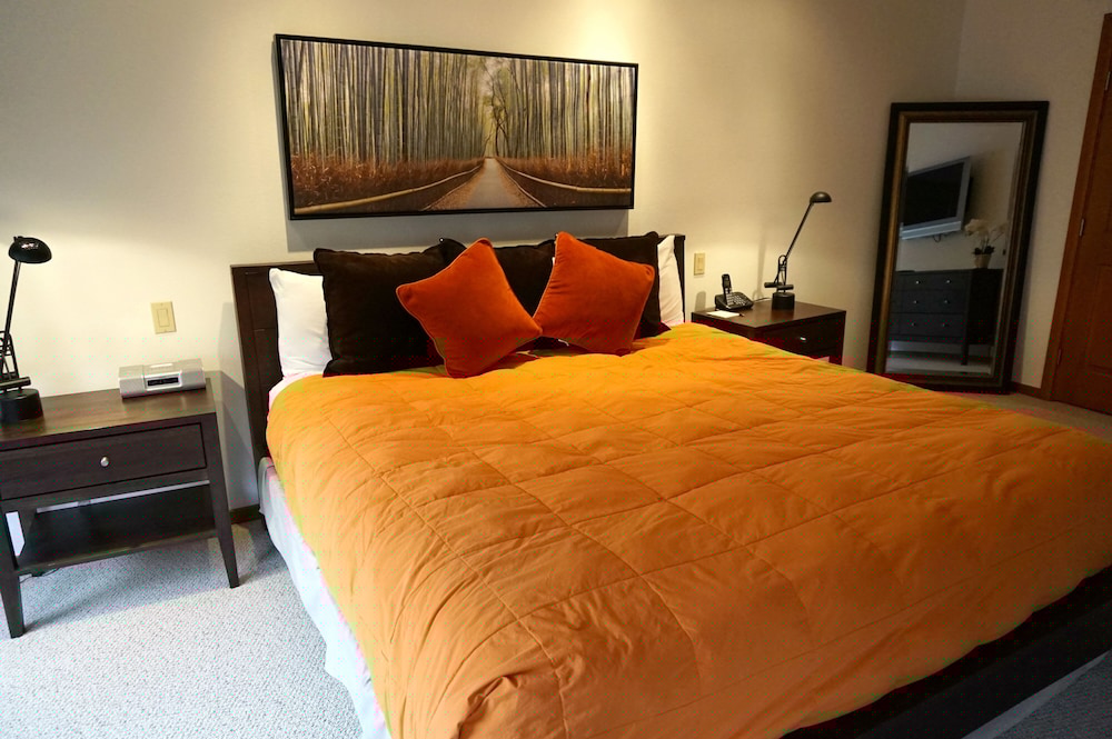 Woodrun Place Condominiums &amp; Residences 9/38