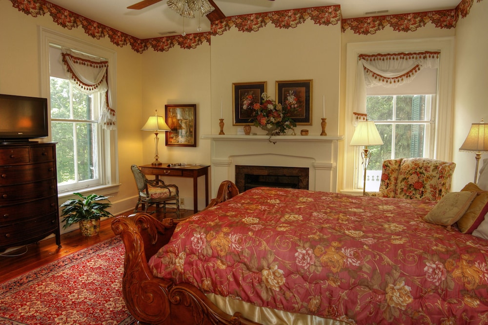 Rockwood Manor 23/71