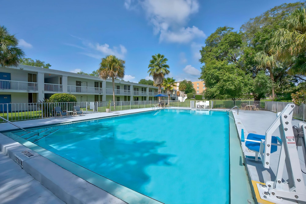 Motel6 Gainesville, FL 51/60