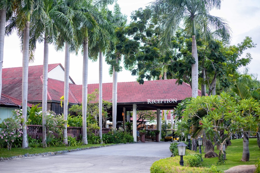 Diamond Bay Resort & Spa 2/74