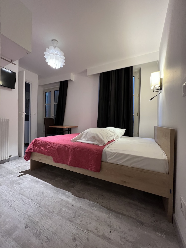 HOTEL BELLE FONTAINEBLEAU 28/56