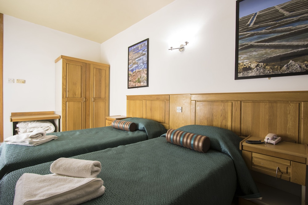Canifor Hotel 16/44