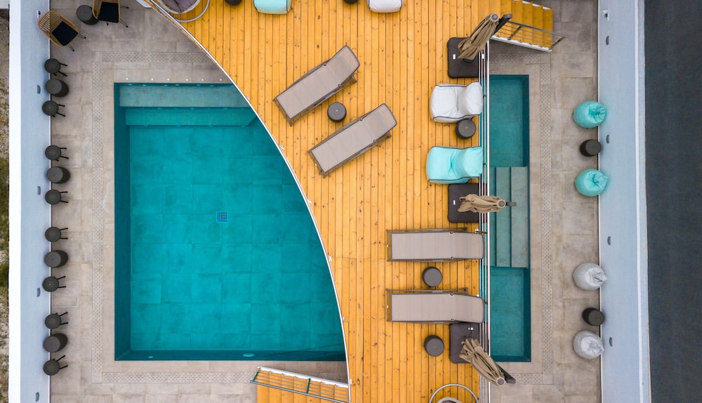 Deluxe Hotel Santorini 52/63
